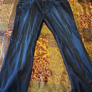 Slightly used Tommy Bahama jeans. Size 40/30